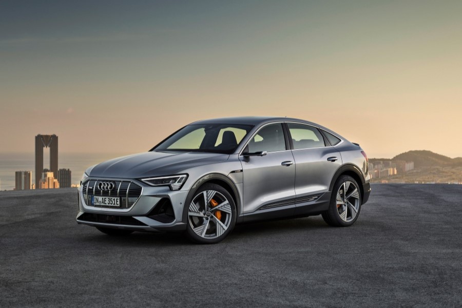 Audi e-tron 100% eléctrico en gris