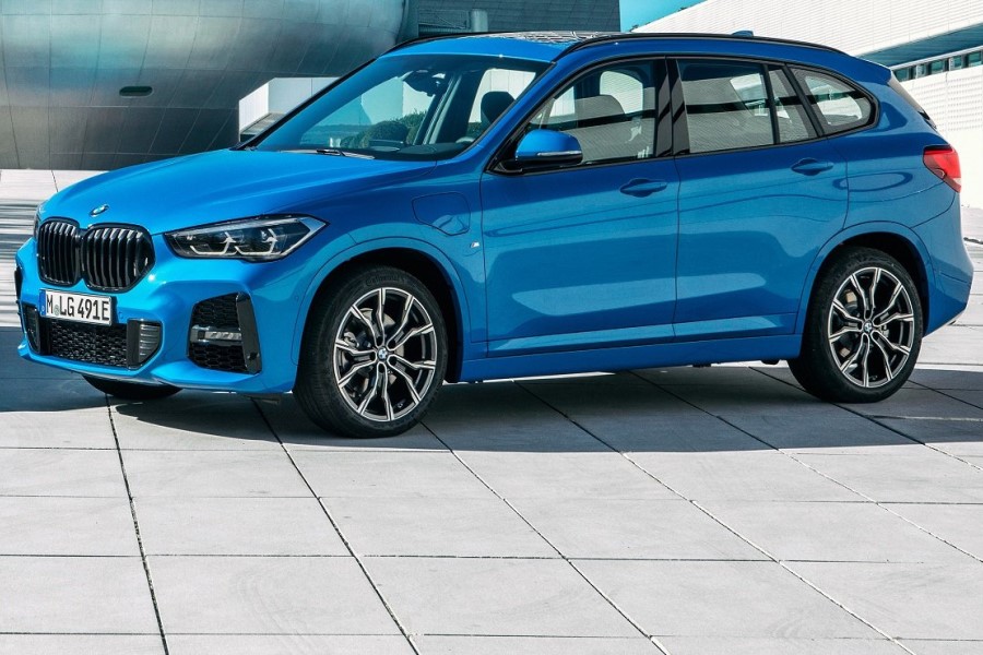 BMW X1 híbrido enchufable azul
